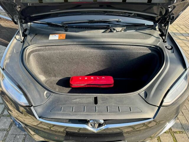 Сірий Тесла Модель Х, об'ємом двигуна 0 л та пробігом 120 тис. км за 35000 $, фото 10 на Automoto.ua