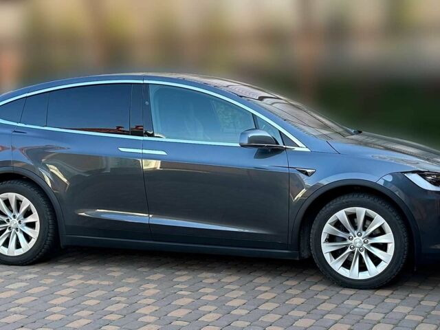 Сірий Тесла Модель Х, об'ємом двигуна 0 л та пробігом 120 тис. км за 35000 $, фото 5 на Automoto.ua