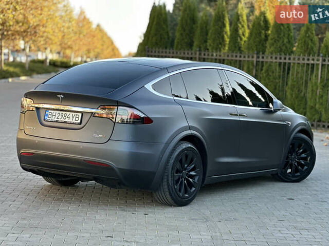 Серый Тесла Модель Х, объемом двигателя 0 л и пробегом 75 тыс. км за 25500 $, фото 3 на Automoto.ua