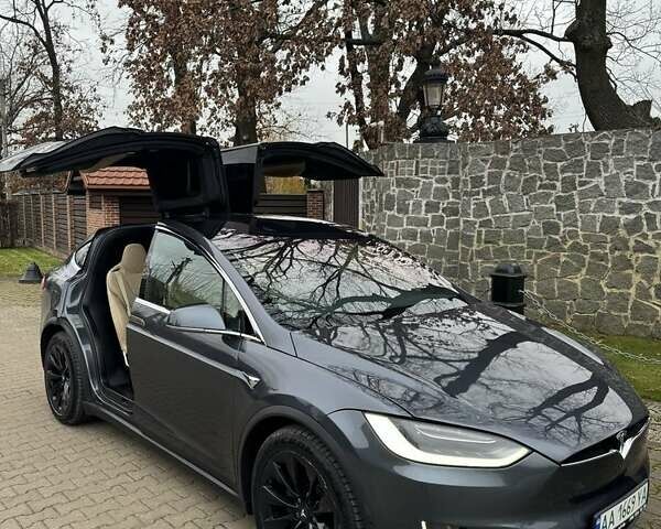 Серый Тесла Модель Х, объемом двигателя 0 л и пробегом 86 тыс. км за 19500 $, фото 1 на Automoto.ua