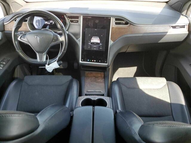 Серый Тесла Модель Х, объемом двигателя 0 л и пробегом 206 тыс. км за 15200 $, фото 7 на Automoto.ua