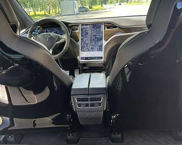 Серый Тесла Модель Х, объемом двигателя 0 л и пробегом 136 тыс. км за 28900 $, фото 25 на Automoto.ua