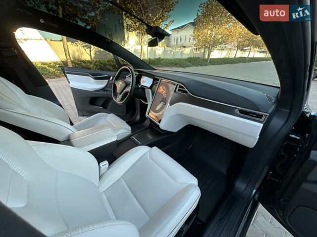 Серый Тесла Модель Х, объемом двигателя 0 л и пробегом 75 тыс. км за 25500 $, фото 61 на Automoto.ua