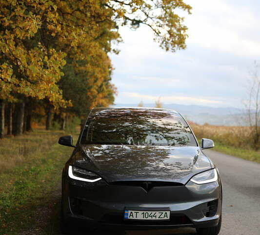 Тесла Модель Х 2016 в Ивано-Франковске на Automoto.ua Серый Тесла Модель Х, объемом двигателя 0 л и пробегом 120 тыс. км за 25000 $, фото 3 на Automoto.ua