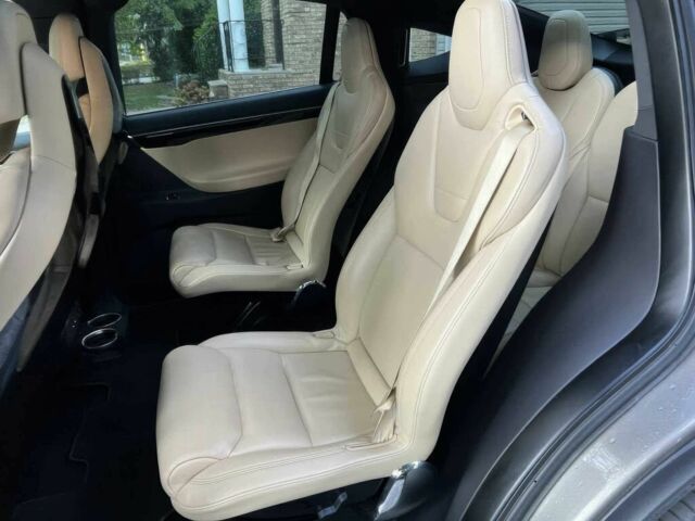 Серый Тесла Модель Х, объемом двигателя 0 л и пробегом 79 тыс. км за 18000 $, фото 12 на Automoto.ua