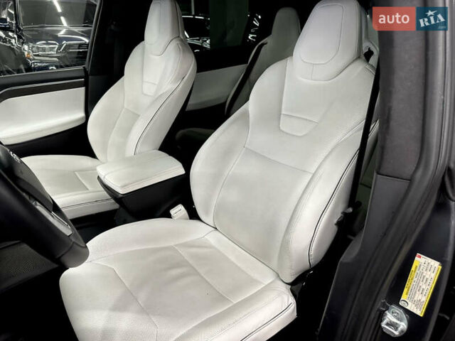 Серый Тесла Модель Х, объемом двигателя 0 л и пробегом 229 тыс. км за 24500 $, фото 17 на Automoto.ua