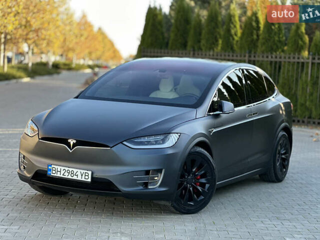 Серый Тесла Модель Х, объемом двигателя 0 л и пробегом 75 тыс. км за 25500 $, фото 5 на Automoto.ua