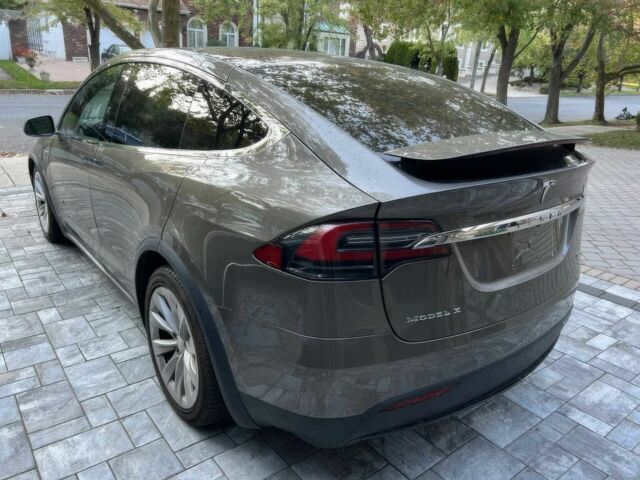 Серый Тесла Модель Х, объемом двигателя 0 л и пробегом 79 тыс. км за 18000 $, фото 4 на Automoto.ua