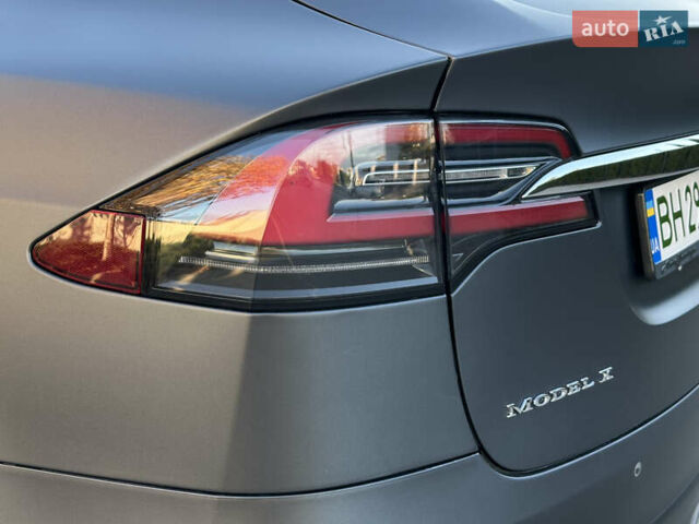 Серый Тесла Модель Х, объемом двигателя 0 л и пробегом 75 тыс. км за 25500 $, фото 26 на Automoto.ua