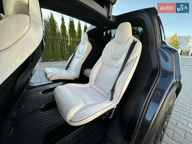 Серый Тесла Модель Х, объемом двигателя 0 л и пробегом 75 тыс. км за 25500 $, фото 48 на Automoto.ua
