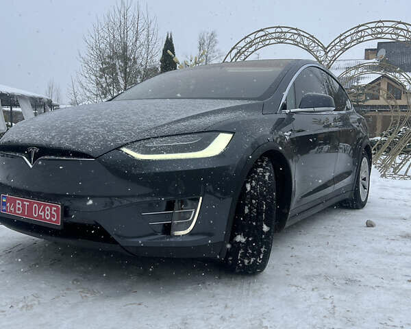 Серый Тесла Модель Х, объемом двигателя 0 л и пробегом 62 тыс. км за 29999 $, фото 31 на Automoto.ua