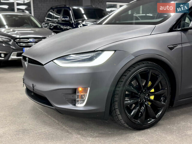 Серый Тесла Модель Х, объемом двигателя 0 л и пробегом 229 тыс. км за 24500 $, фото 3 на Automoto.ua