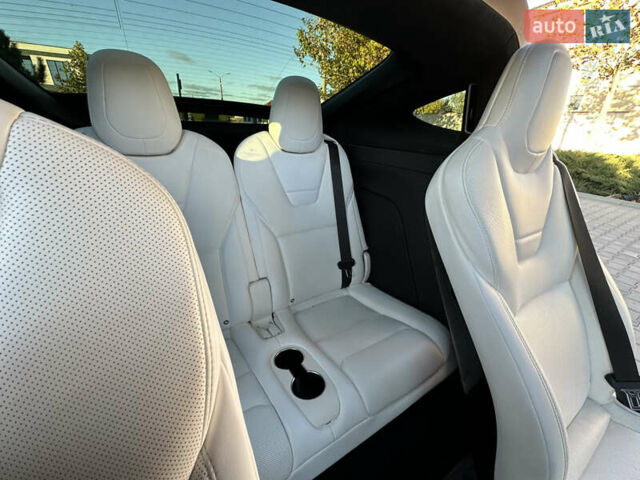 Серый Тесла Модель Х, объемом двигателя 0 л и пробегом 75 тыс. км за 25500 $, фото 43 на Automoto.ua