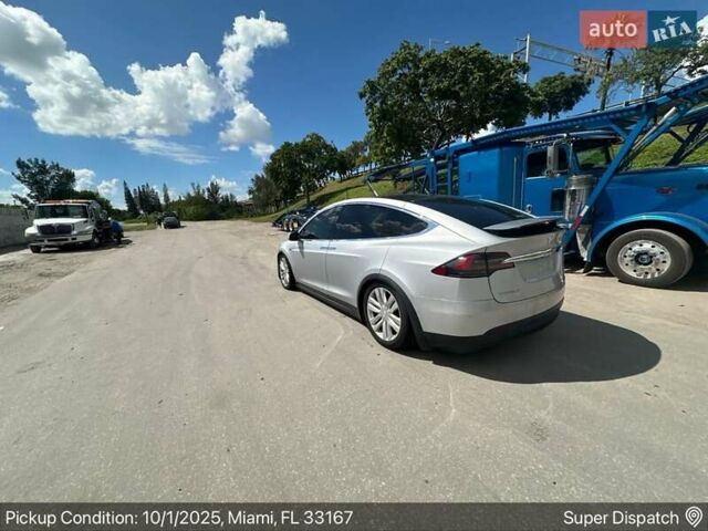 Серый Тесла Модель Х, объемом двигателя 0 л и пробегом 90 тыс. км за 18300 $, фото 7 на Automoto.ua