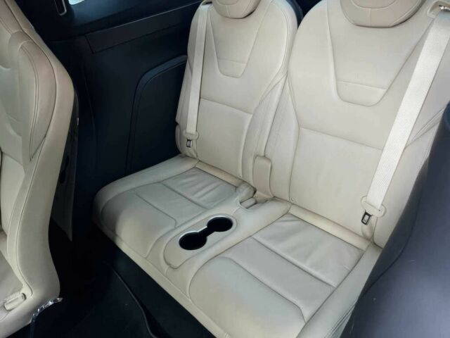 Серый Тесла Модель Х, объемом двигателя 0 л и пробегом 79 тыс. км за 18000 $, фото 14 на Automoto.ua