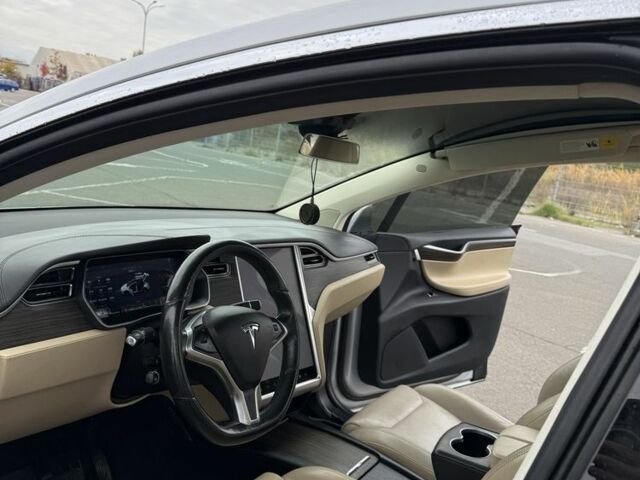 Серый Тесла Модель Х, объемом двигателя 0 л и пробегом 199 тыс. км за 19999 $, фото 8 на Automoto.ua
