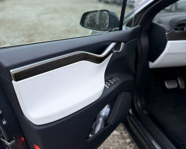 Сірий Тесла Модель Х, об'ємом двигуна 0 л та пробігом 112 тис. км за 21000 $, фото 7 на Automoto.ua