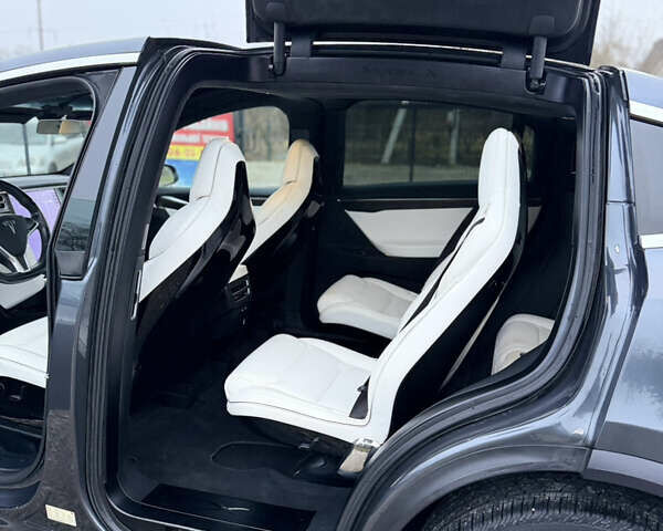 Сірий Тесла Модель Х, об'ємом двигуна 0 л та пробігом 112 тис. км за 21000 $, фото 18 на Automoto.ua