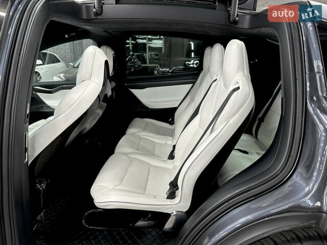 Серый Тесла Модель Х, объемом двигателя 0 л и пробегом 229 тыс. км за 24500 $, фото 19 на Automoto.ua