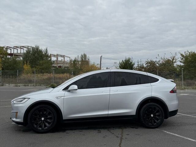 Серый Тесла Модель Х, объемом двигателя 0 л и пробегом 199 тыс. км за 19999 $, фото 18 на Automoto.ua