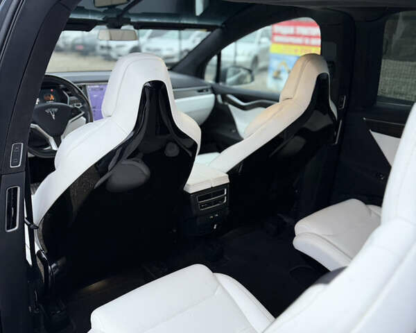 Сірий Тесла Модель Х, об'ємом двигуна 0 л та пробігом 112 тис. км за 21000 $, фото 19 на Automoto.ua
