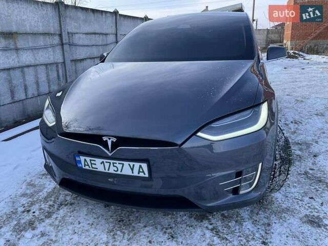 Серый Тесла Модель Х, объемом двигателя 0 л и пробегом 220 тыс. км за 17500 $, фото 3 на Automoto.ua