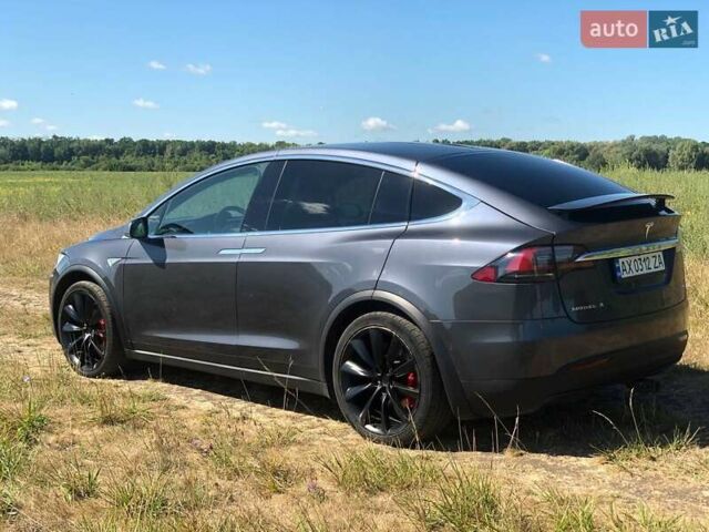 Серый Тесла Модель Х, объемом двигателя 0 л и пробегом 86 тыс. км за 37900 $, фото 5 на Automoto.ua