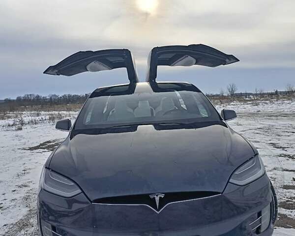 Сірий Тесла Модель Х, об'ємом двигуна 0 л та пробігом 217 тис. км за 25500 $, фото 1 на Automoto.ua