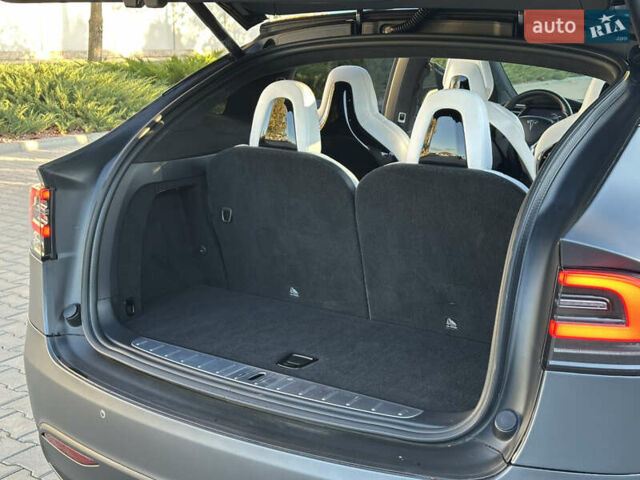 Серый Тесла Модель Х, объемом двигателя 0 л и пробегом 75 тыс. км за 25500 $, фото 34 на Automoto.ua