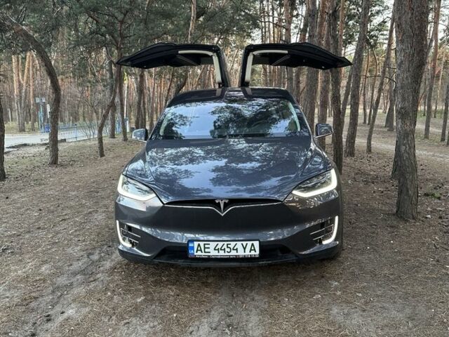 Сірий Тесла Модель Х, об'ємом двигуна 0 л та пробігом 250 тис. км за 21900 $, фото 4 на Automoto.ua