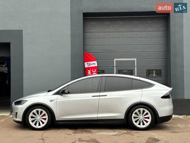 Серый Тесла Модель Х, объемом двигателя 0 л и пробегом 111 тыс. км за 20500 $, фото 5 на Automoto.ua