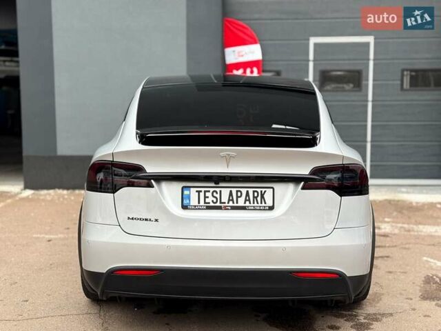 Серый Тесла Модель Х, объемом двигателя 0 л и пробегом 111 тыс. км за 20500 $, фото 8 на Automoto.ua