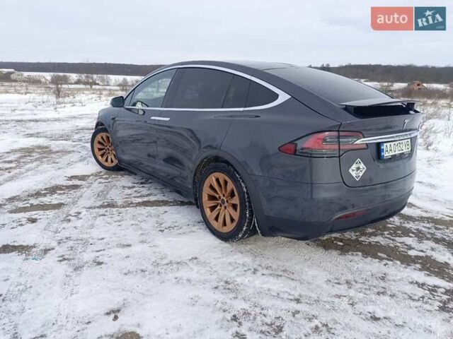 Сірий Тесла Модель Х, об'ємом двигуна 0 л та пробігом 217 тис. км за 25500 $, фото 6 на Automoto.ua