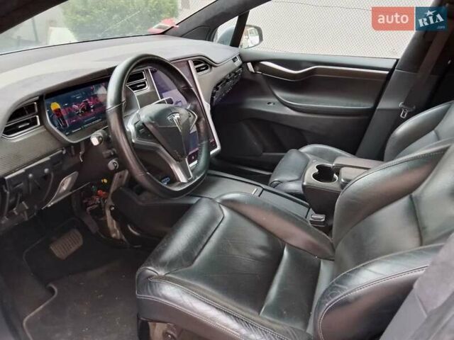 Серый Тесла Модель Х, объемом двигателя 0 л и пробегом 150 тыс. км за 15500 $, фото 2 на Automoto.ua