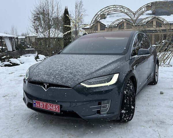 Серый Тесла Модель Х, объемом двигателя 0 л и пробегом 62 тыс. км за 29999 $, фото 35 на Automoto.ua