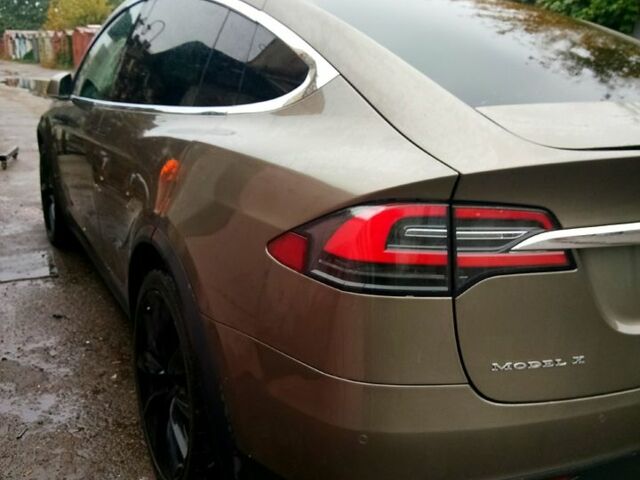 Сірий Тесла Модель Х, об'ємом двигуна 0 л та пробігом 173 тис. км за 21500 $, фото 11 на Automoto.ua