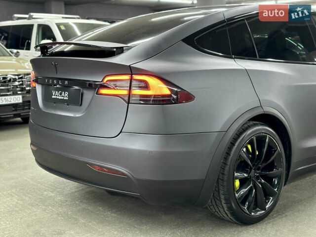 Серый Тесла Модель Х, объемом двигателя 0 л и пробегом 229 тыс. км за 24500 $, фото 9 на Automoto.ua