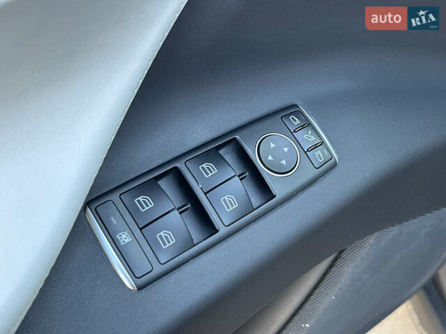 Серый Тесла Модель Х, объемом двигателя 0 л и пробегом 75 тыс. км за 25500 $, фото 66 на Automoto.ua