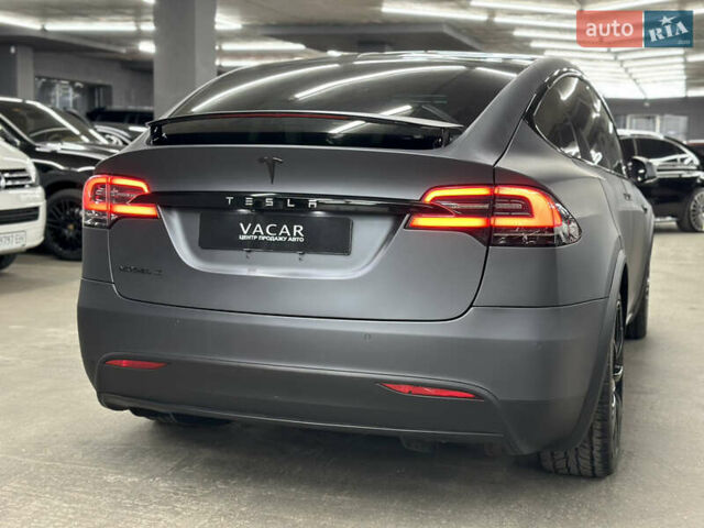 Серый Тесла Модель Х, объемом двигателя 0 л и пробегом 229 тыс. км за 24500 $, фото 7 на Automoto.ua