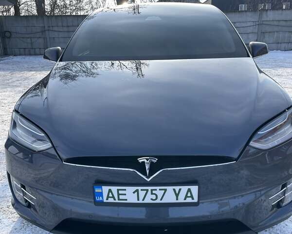 Серый Тесла Модель Х, объемом двигателя 0 л и пробегом 220 тыс. км за 17500 $, фото 9 на Automoto.ua