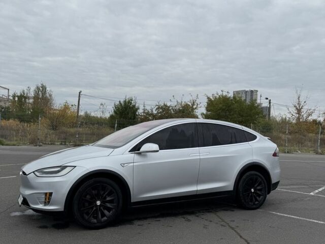 Серый Тесла Модель Х, объемом двигателя 0 л и пробегом 199 тыс. км за 19999 $, фото 13 на Automoto.ua