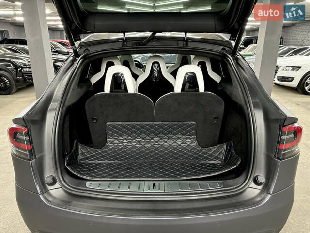 Серый Тесла Модель Х, объемом двигателя 0 л и пробегом 229 тыс. км за 24500 $, фото 20 на Automoto.ua