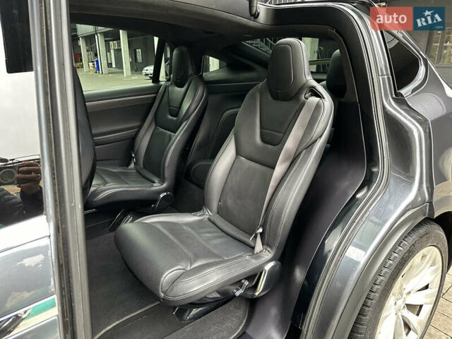 Серый Тесла Модель Х, объемом двигателя 0 л и пробегом 168 тыс. км за 19400 $, фото 58 на Automoto.ua