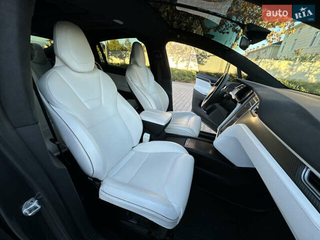 Серый Тесла Модель Х, объемом двигателя 0 л и пробегом 75 тыс. км за 25500 $, фото 59 на Automoto.ua