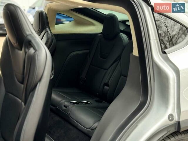 Серый Тесла Модель Х, объемом двигателя 0 л и пробегом 111 тыс. км за 20500 $, фото 15 на Automoto.ua