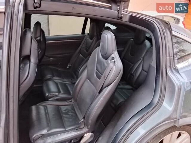 Серый Тесла Модель Х, объемом двигателя 0 л и пробегом 150 тыс. км за 15500 $, фото 1 на Automoto.ua