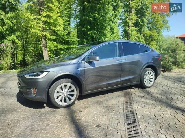 Серый Тесла Модель Х, объемом двигателя 0 л и пробегом 192 тыс. км за 29000 $, фото 7 на Automoto.ua