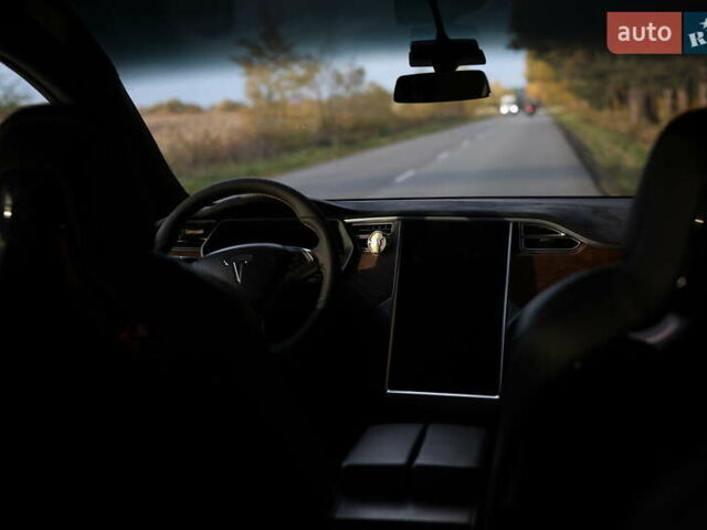 Тесла Модель Х 2016 в Ивано-Франковске на Automoto.ua Серый Тесла Модель Х, объемом двигателя 0 л и пробегом 120 тыс. км за 25000 $, фото 17 на Automoto.ua