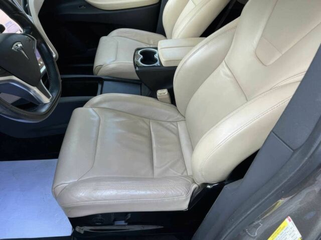 Серый Тесла Модель Х, объемом двигателя 0 л и пробегом 79 тыс. км за 18000 $, фото 8 на Automoto.ua