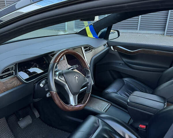 Серый Тесла Модель Х, объемом двигателя 0 л и пробегом 142 тыс. км за 41000 $, фото 9 на Automoto.ua